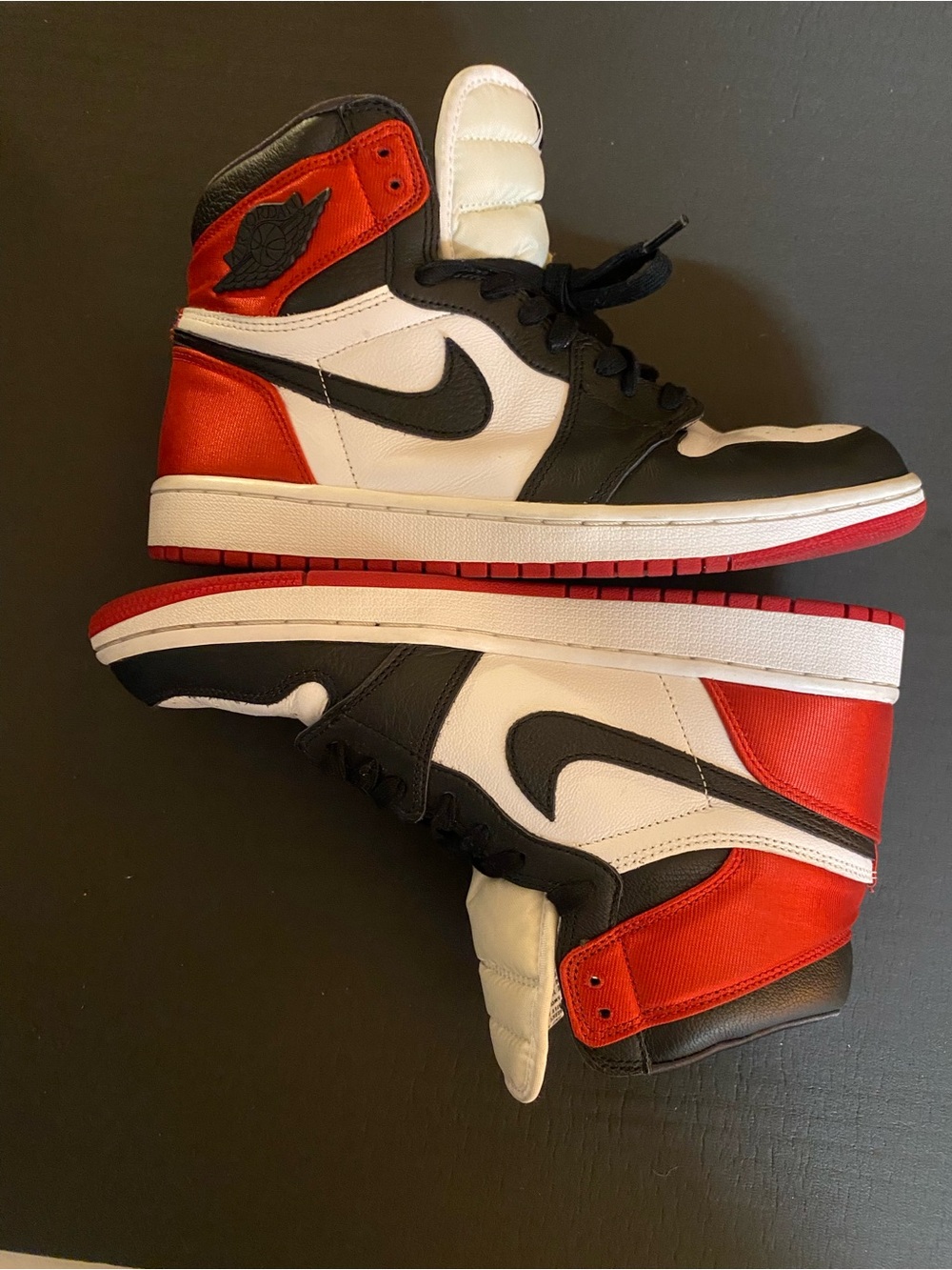 Nike Air Jordan 1 Retro High "Satin Black Toe"